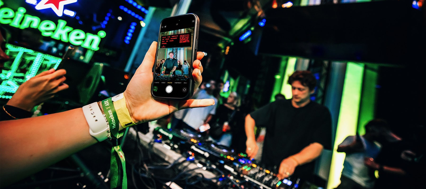 Heineken and LePub hide messages at music events calling for people to put away their phones